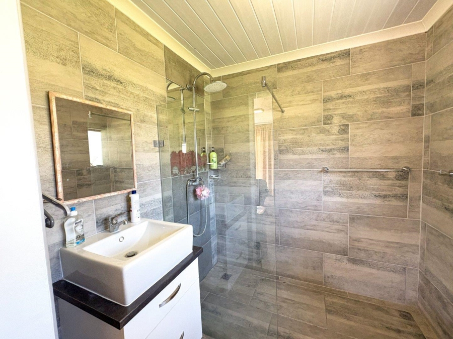 4 Bedroom Property for Sale in Stilbaai Wes Western Cape